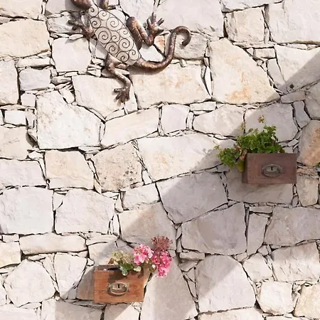 Casas Da Gralha Bed and Breakfast 3*