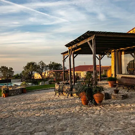 Casas Da Gralha *