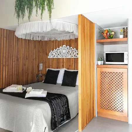 Casas Da Gralha Bed and Breakfast 3*