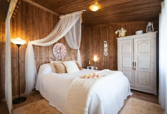 Casas Da Gralha Bed & Breakfast Turquel