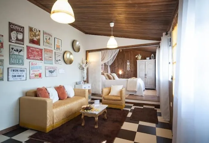Casas Da Gralha Bed & Breakfast Turquel