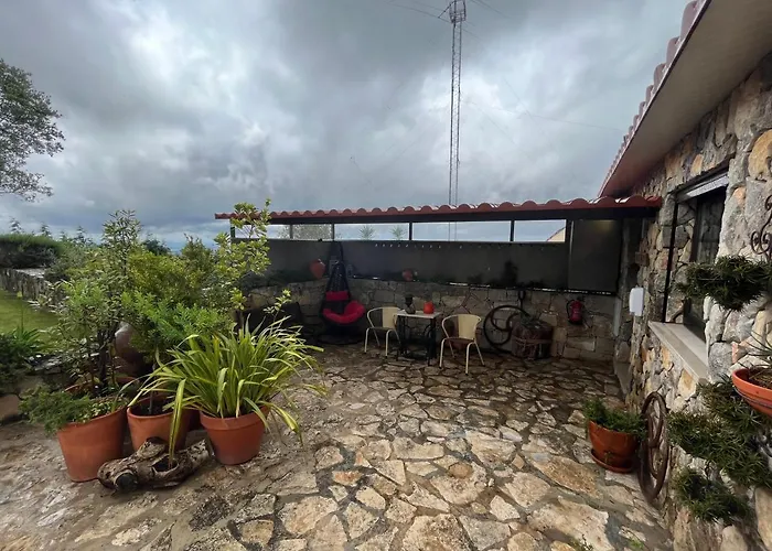 Casas Da Gralha Bed & Breakfast