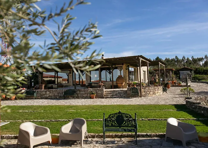 Casas Da Gralha Bed & Breakfast Turquel