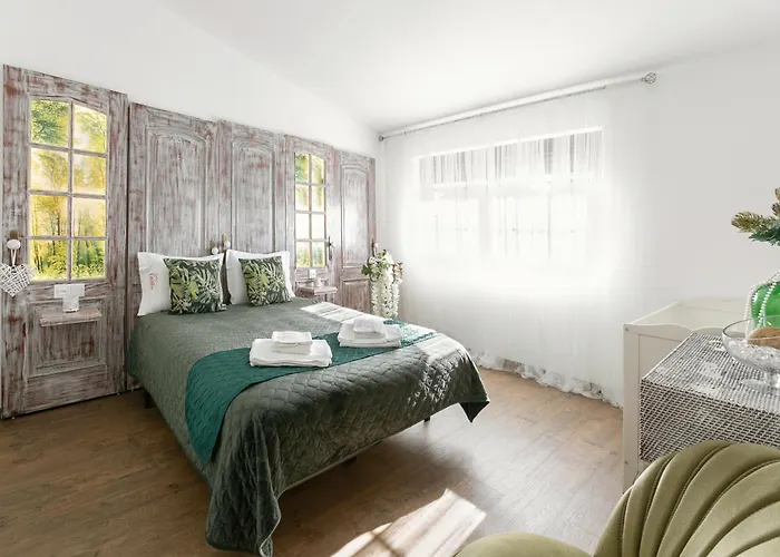 Casas Da Gralha Bed & Breakfast